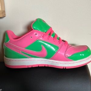 Nike hot pink and green air prestige. Size 8.5! ALMOST NEW! BARELY WORN!